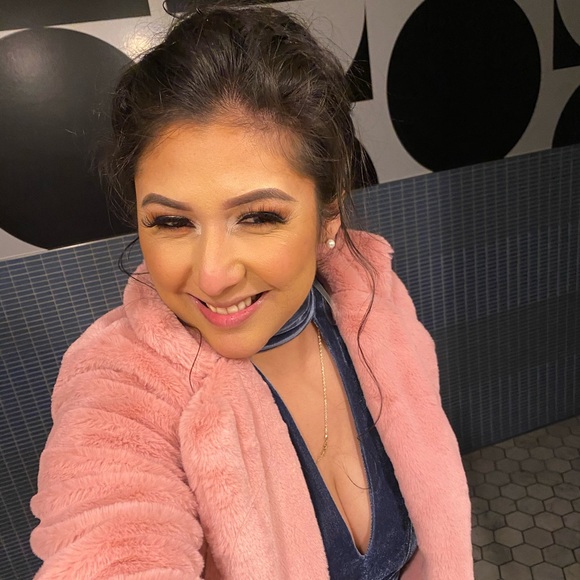 Meet your Posher, Blanca - Picture 1 of 1